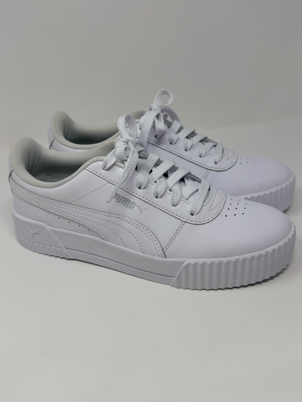 PUMA Carina L Sneaker White Leather Platform Retro Sneakers Mom Clean Girl Kicks